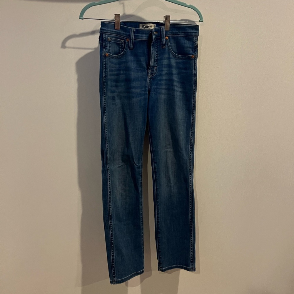 Madewell Mid Rise Stovepipe Jeans
Size: 26
Color: Leman Wash